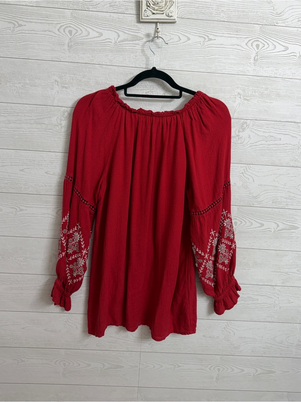 Sweet Magnolia Crimson Peasant Blouse with White Embroidered Sleeves. Size L - Picture 2 of 6